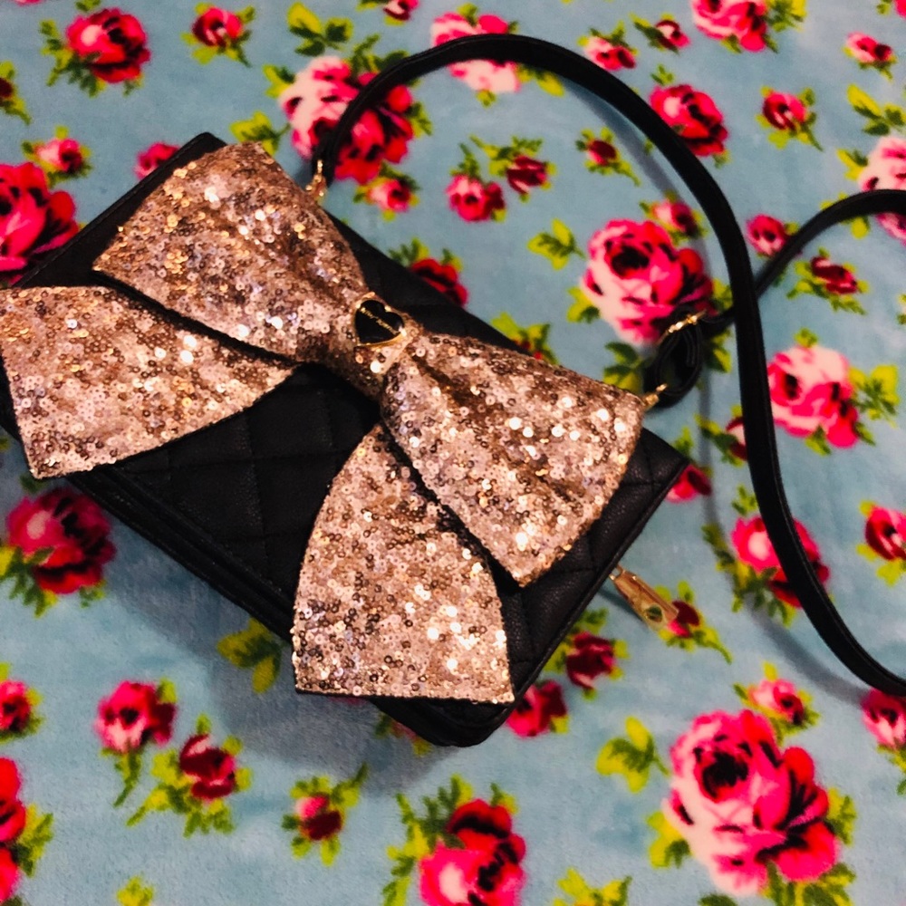 NWOT betsey glitter bow purse